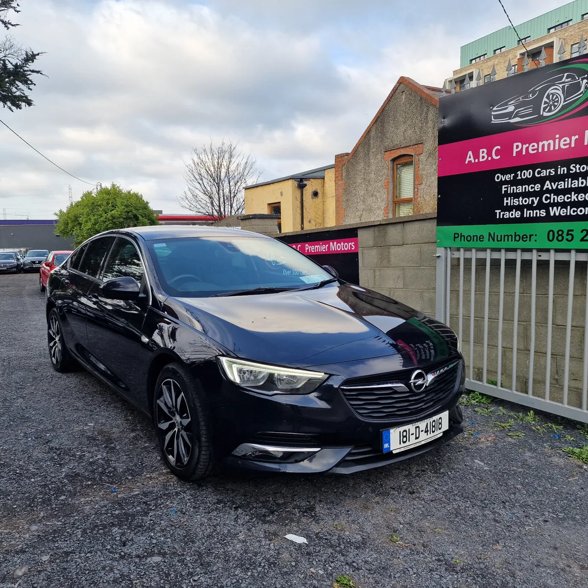 Opel Insignia 2018 Mint Condition - Image 1