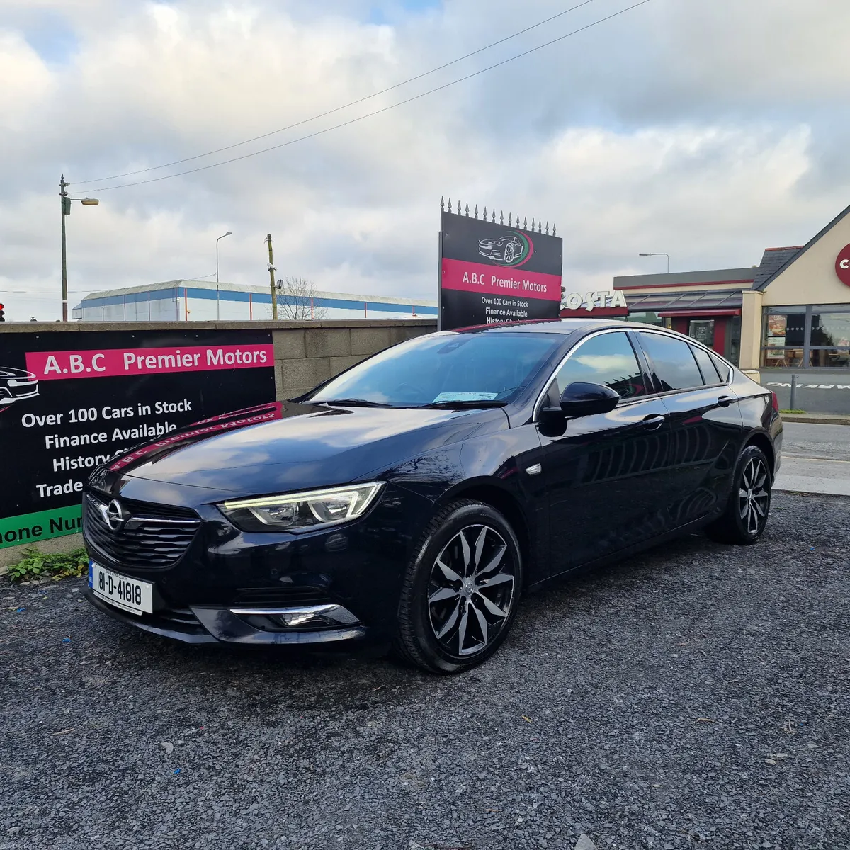 Opel Insignia 2018 Mint Condition - Image 4