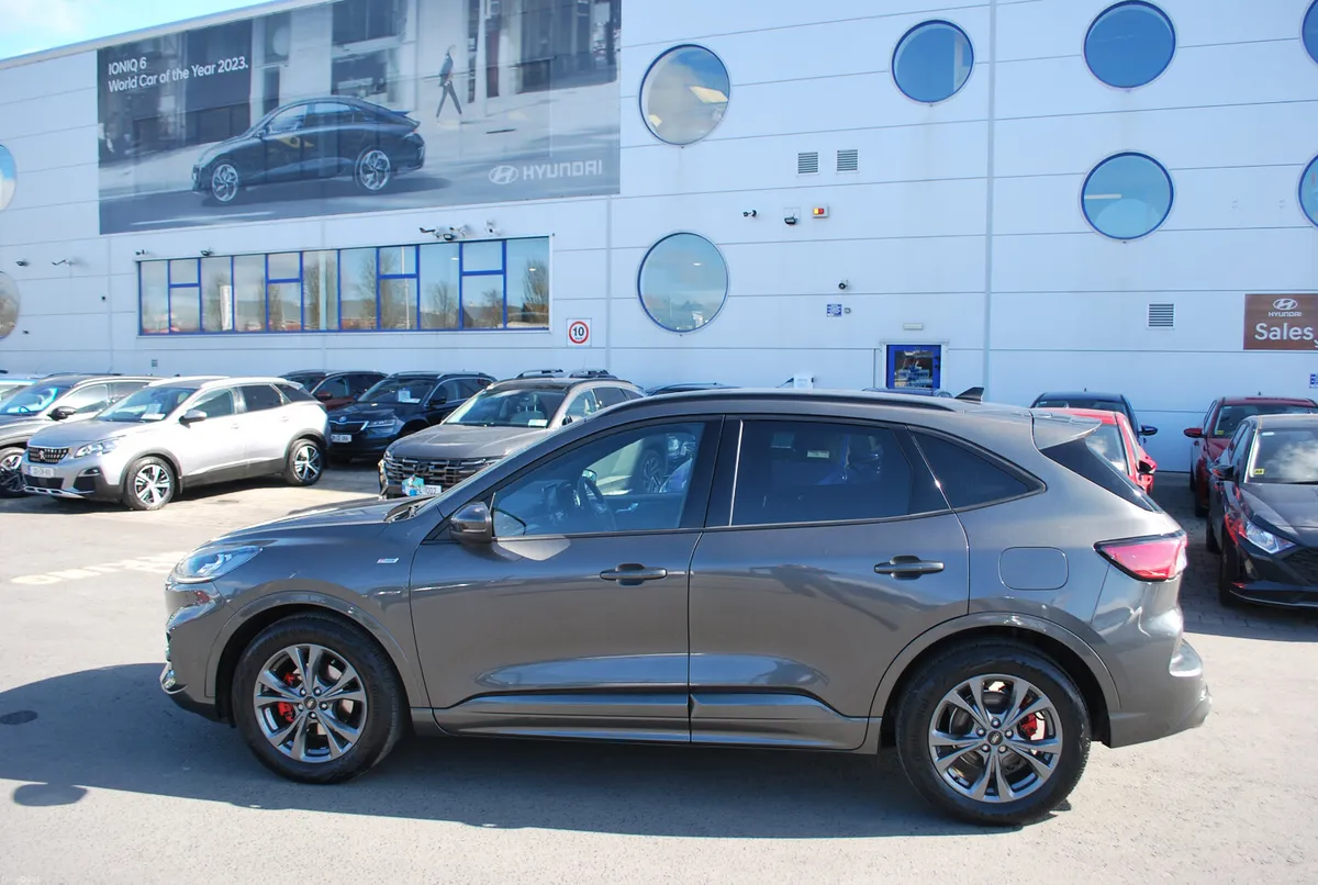 Ford Kuga 2023 - Image 2