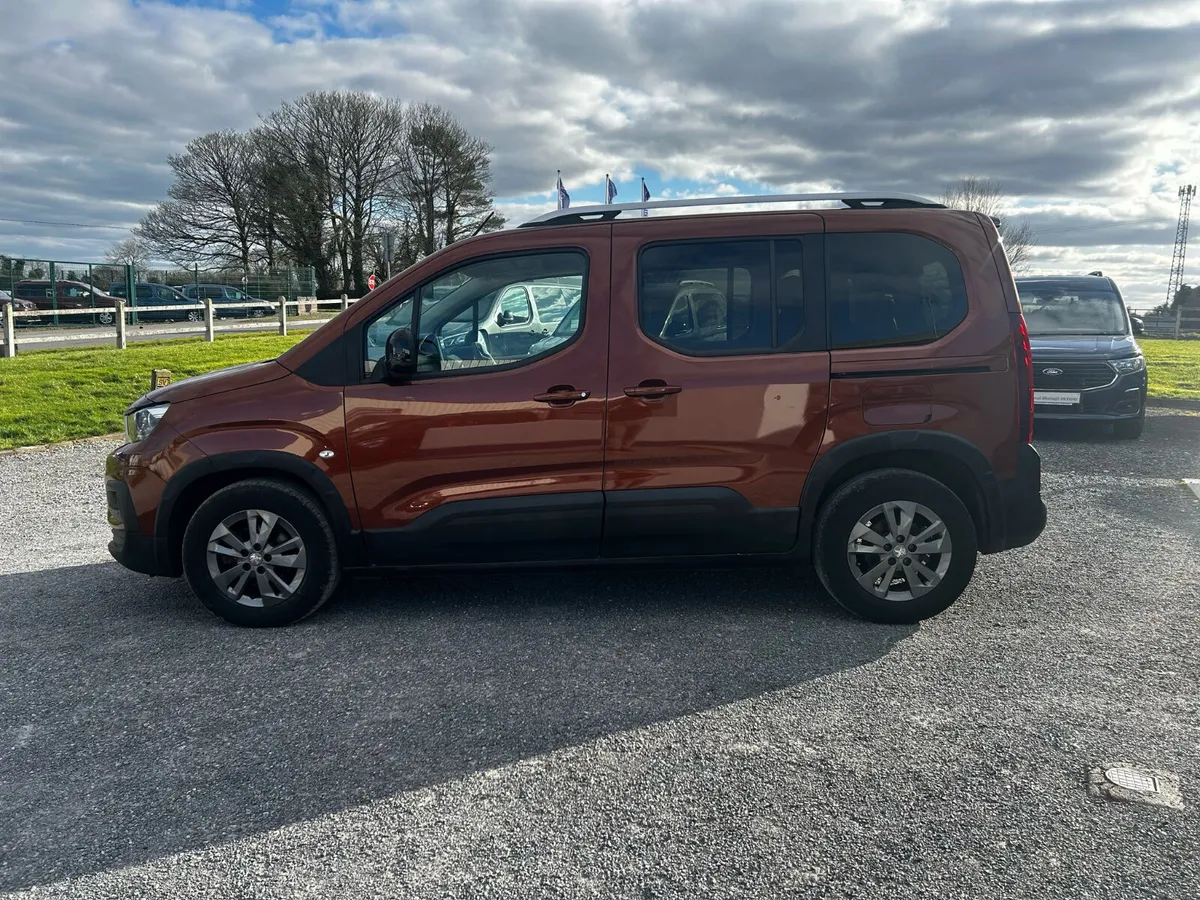 Wheelchair Car - Image 3