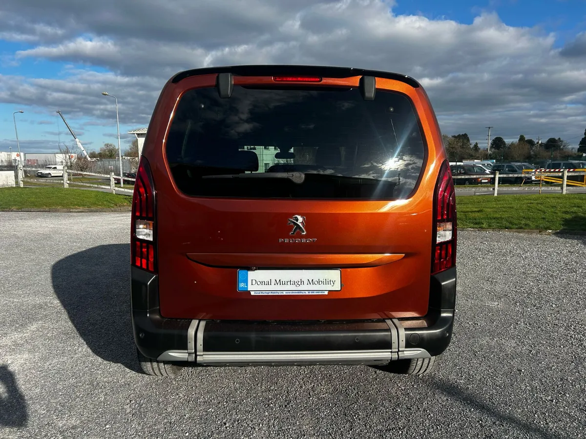 Wheelchair Car - Image 6