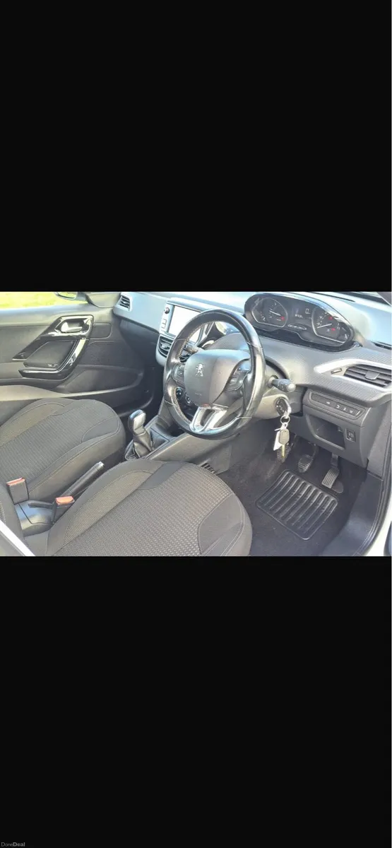 Peugeot 208 - Image 3