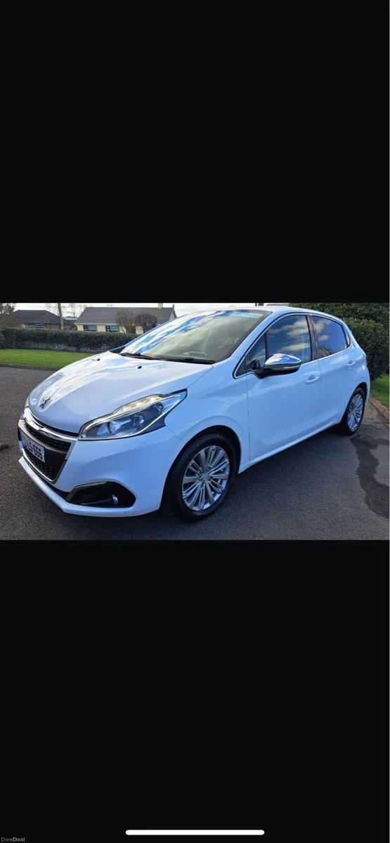 Peugeot 208 - Image 1