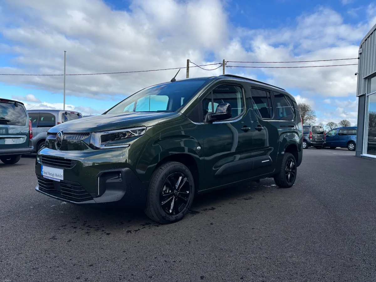 **Taxi Spec WAV 261 Citroen Berlingo Auto** - Image 3