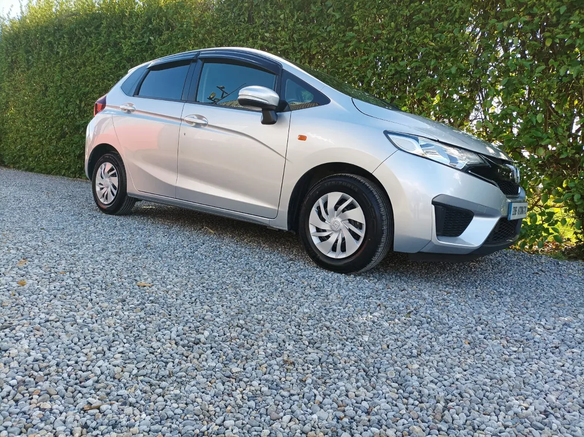 LOW MILEAGE 2016 HONDA JAZZ 1.3 AUTO NOT HYBRID - Image 1
