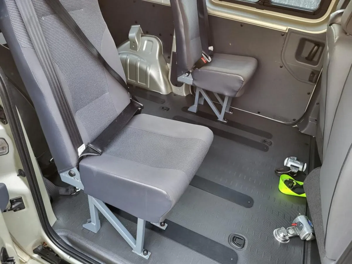 Wheelchair Accessible Peugeot Expert - Image 6