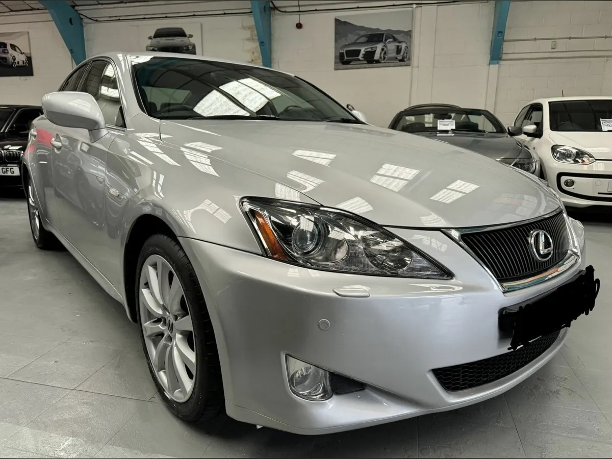 Lexus IS250 - Image 2