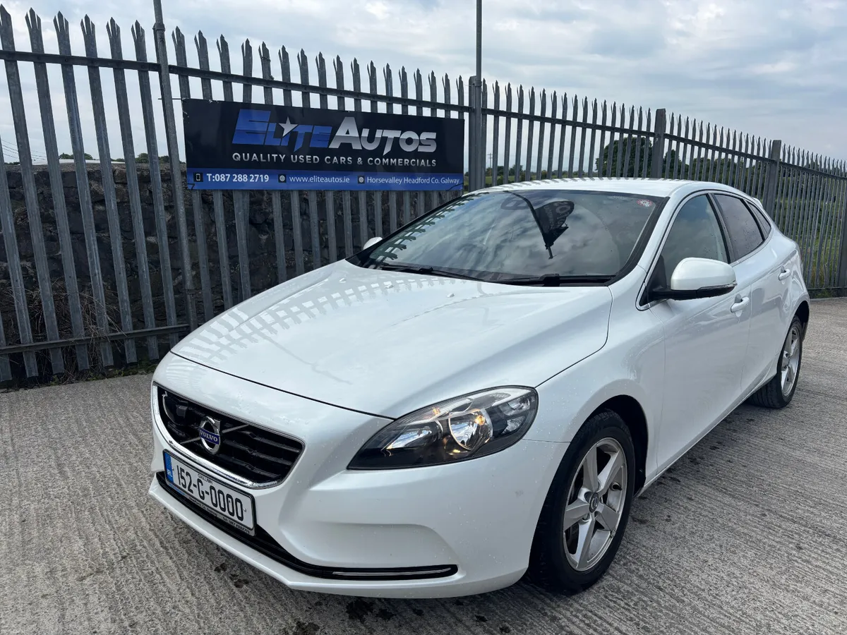 Volvo V40 T4 Automatic 2015 - Image 1