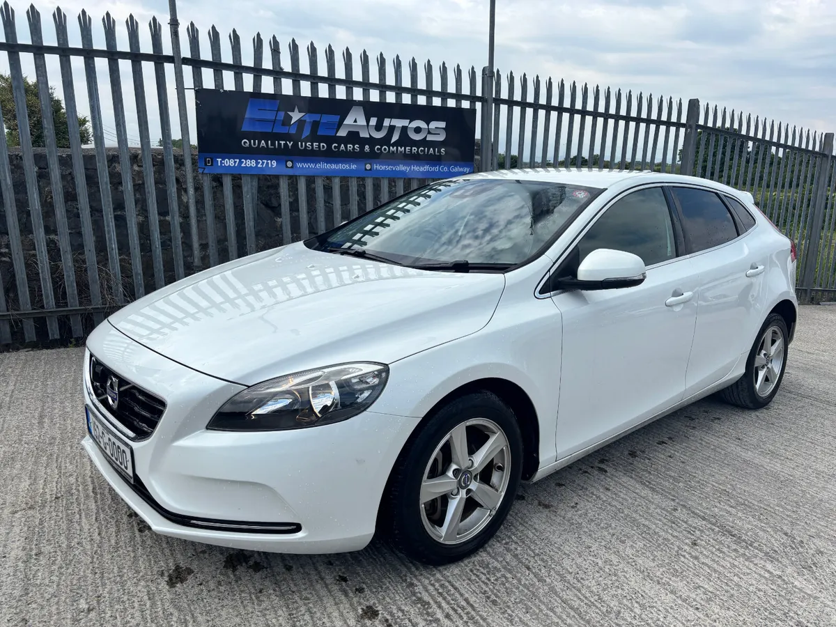 Volvo V40 T4 Automatic 2015 - Image 2