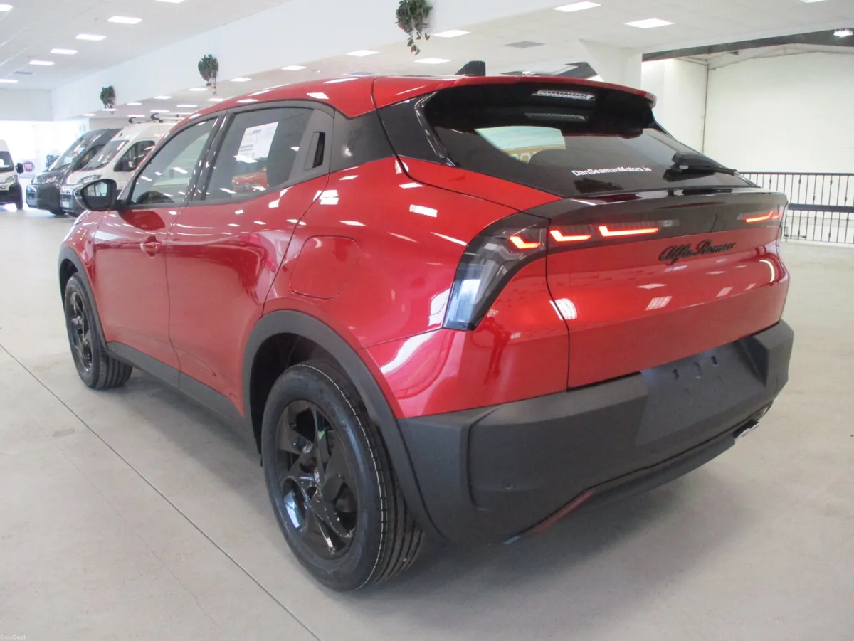 NEW 262 OFFERS-ALFA ROMEO JUNIOR IBRIDA 1.2 MHEV - Image 5