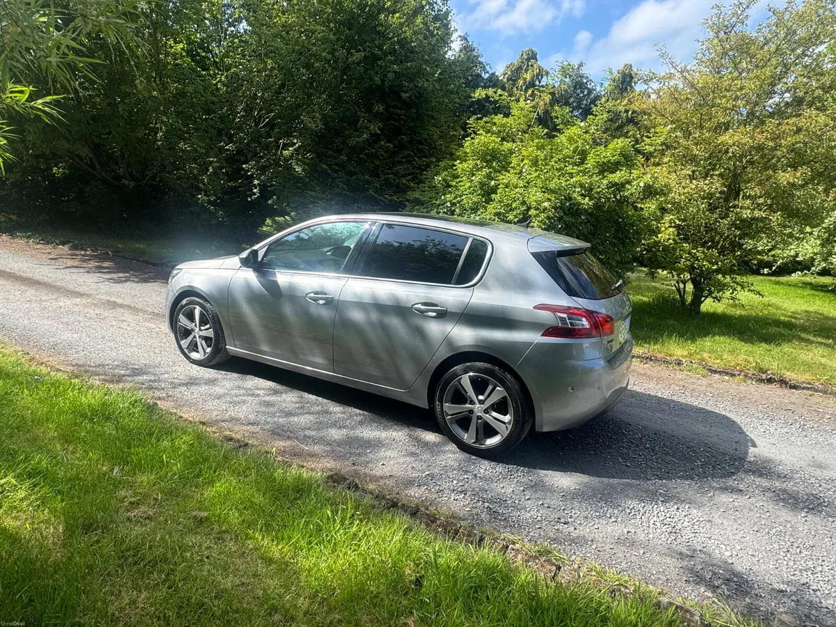 15 Peugeot 308 1.2 AUTOMATIC - Image 3