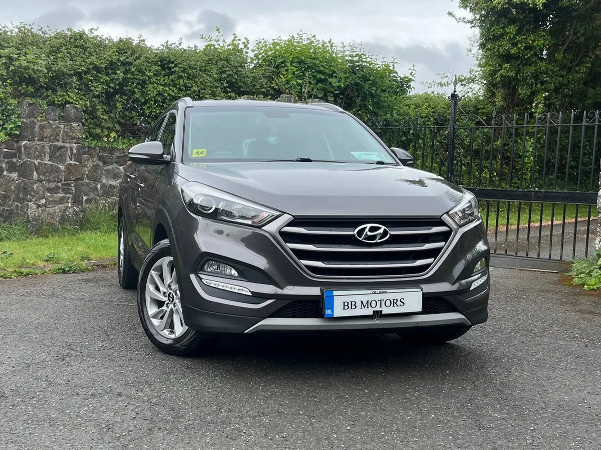 Hyundai Tucson 1.7 D Executive SE - Image 2
