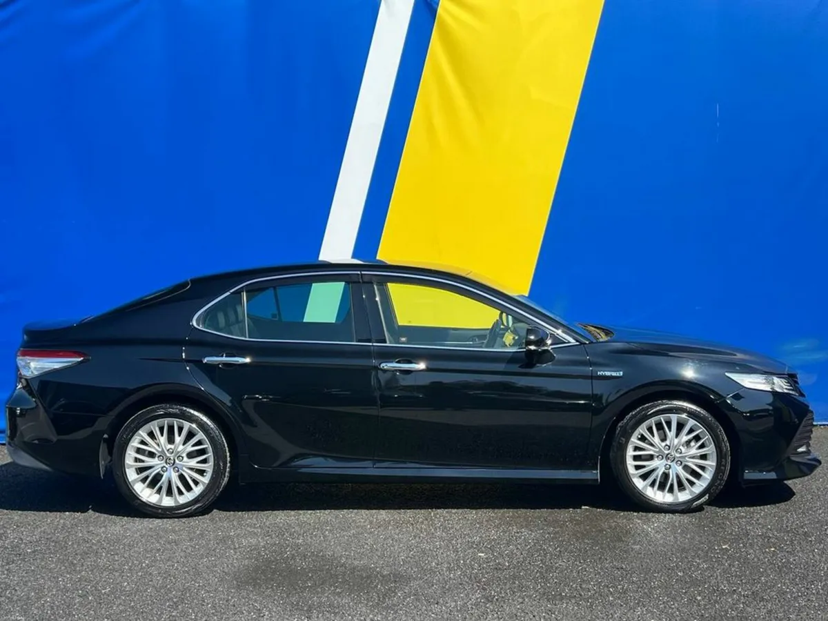 Toyota Camry G-LEATHER 2.5 HYBRID // HEADS-UP DISP - Image 2