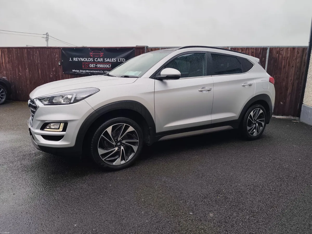 Hyundai Tucson premium low km 1 owner 2019 - Image 2