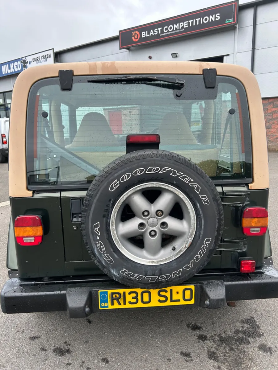 Jeep Wrangler 1997 - Image 3
