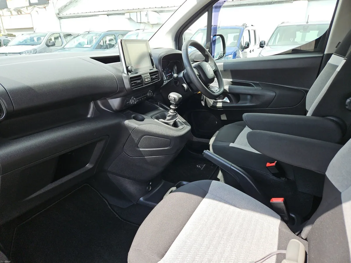 Citroen Berlingo Wheelchair Access Taxi Spec - Image 3
