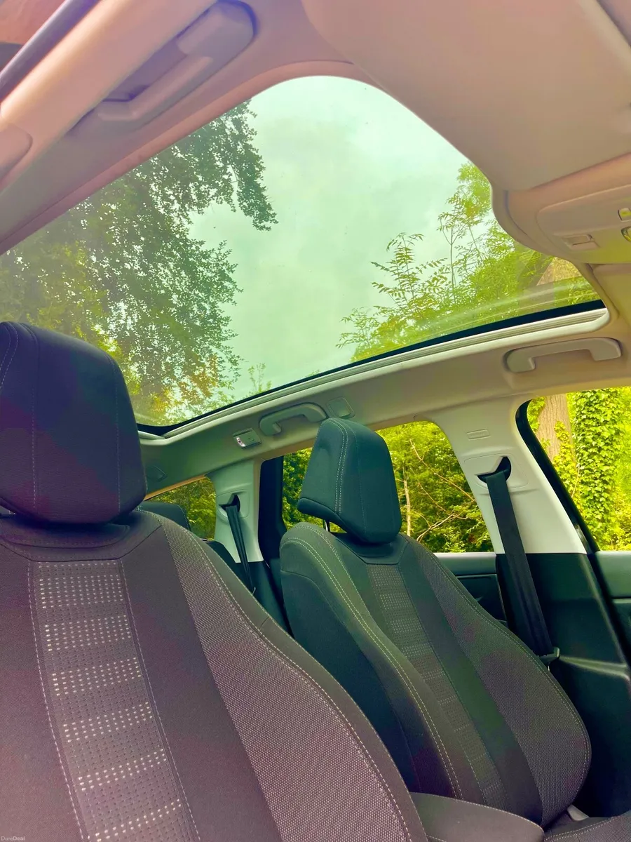 Peugeot 308 SW  Automatic, Panoramic roof - Image 3