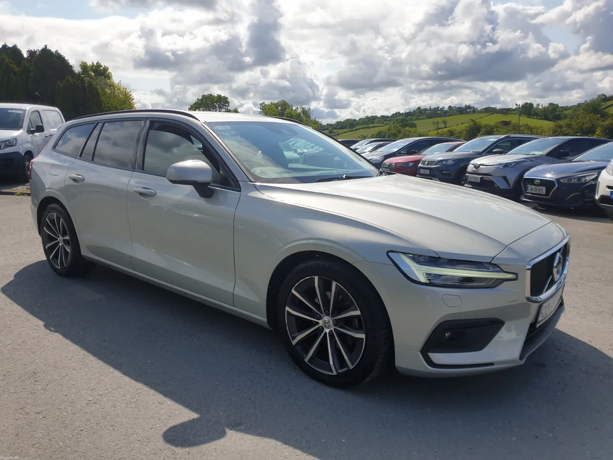 Volvo V60 2022 diesel 197 bhp Momentum - Image 4