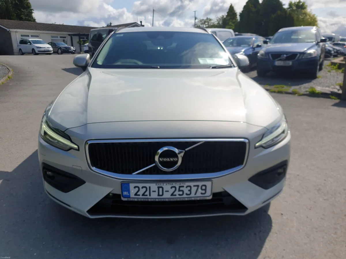 Volvo V60 2022 diesel 197 bhp Momentum - Image 5