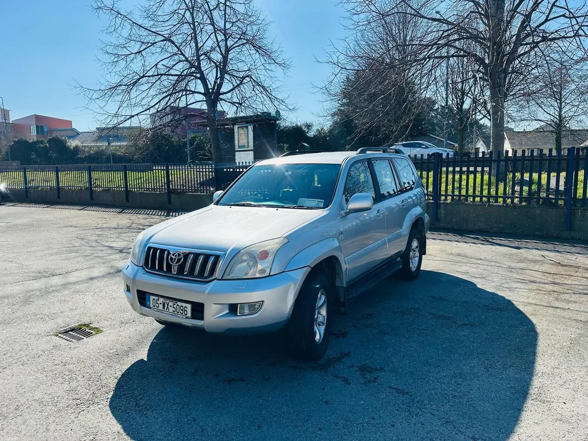 Toyota Land Cruiser 2005 AUTOMATIC 8 SEATER 13,500 - Image 4