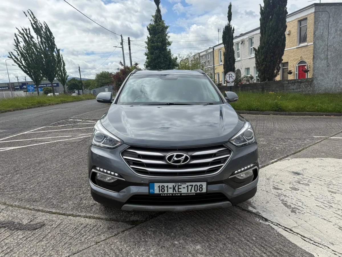 Hyundai Santa Fe 2018 4x4 7 Seater - Image 3