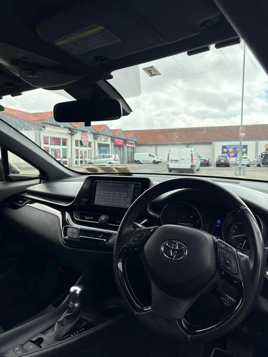 Toyota C-HR 2018 ONLY 67,561 KM - Image 2