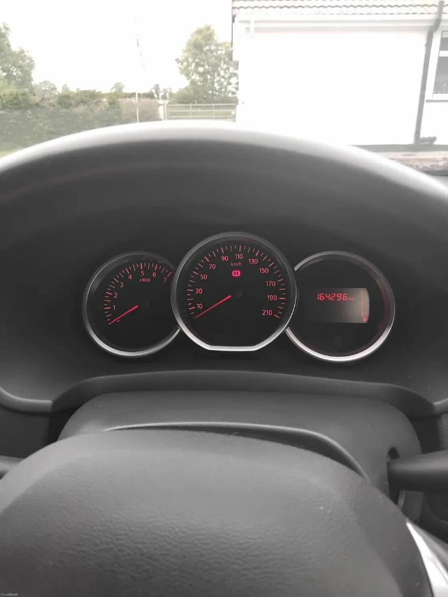 Dacia Sandero Stepway 2017 Signature Price Drop - Image 4