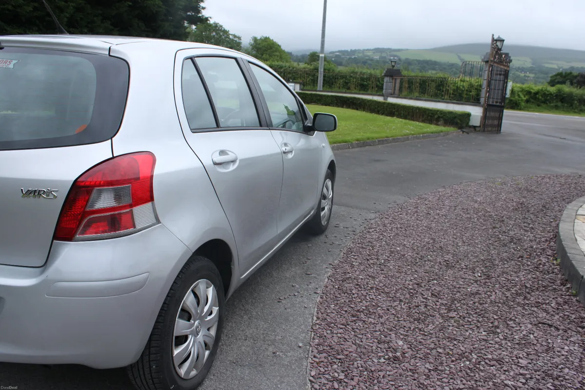 Toyota Yaris MC 1.0 LUNA, 2011 - Image 3