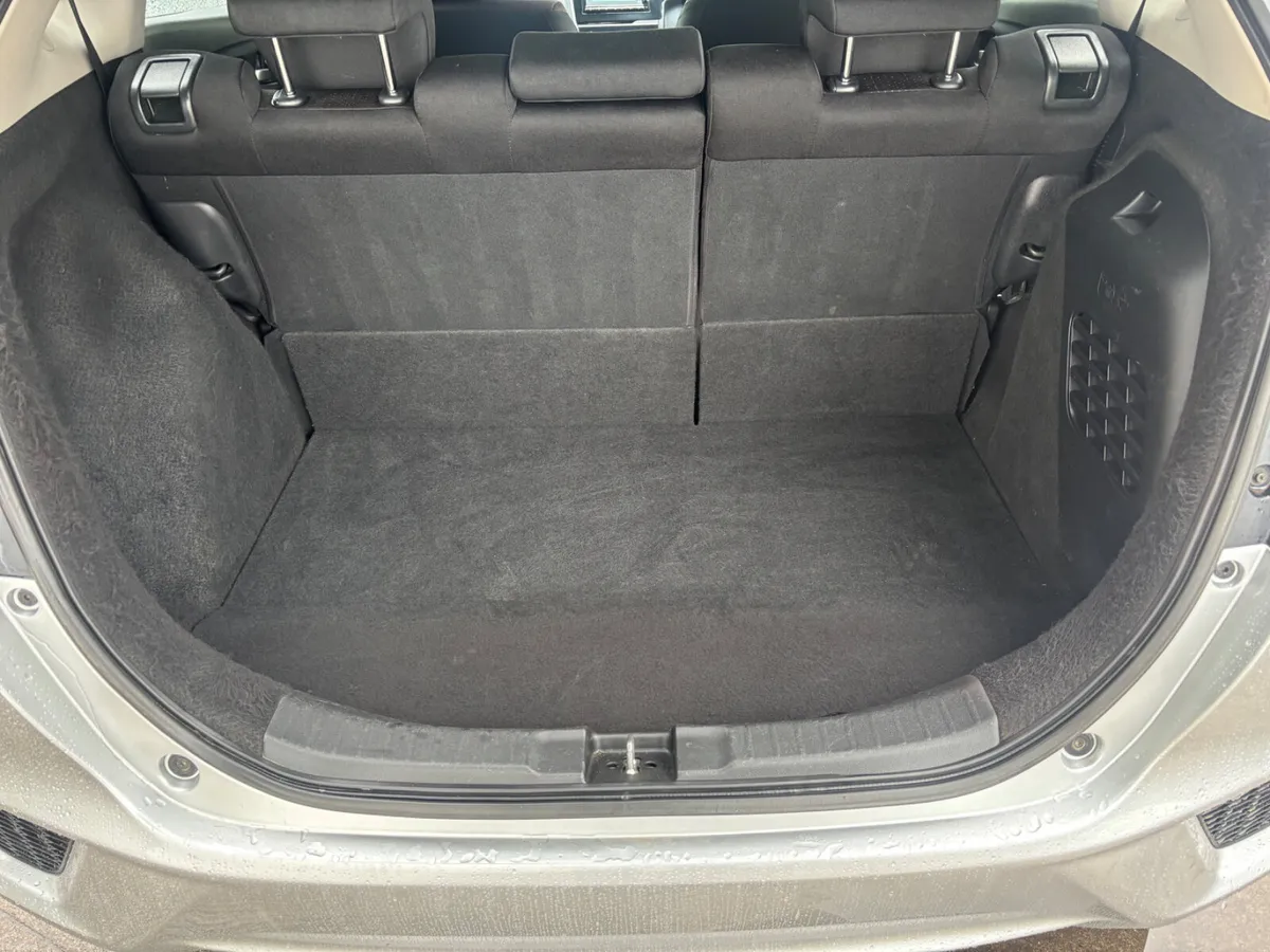 2014 Honda Fit 1.5 petrol Hybrid - Image 4