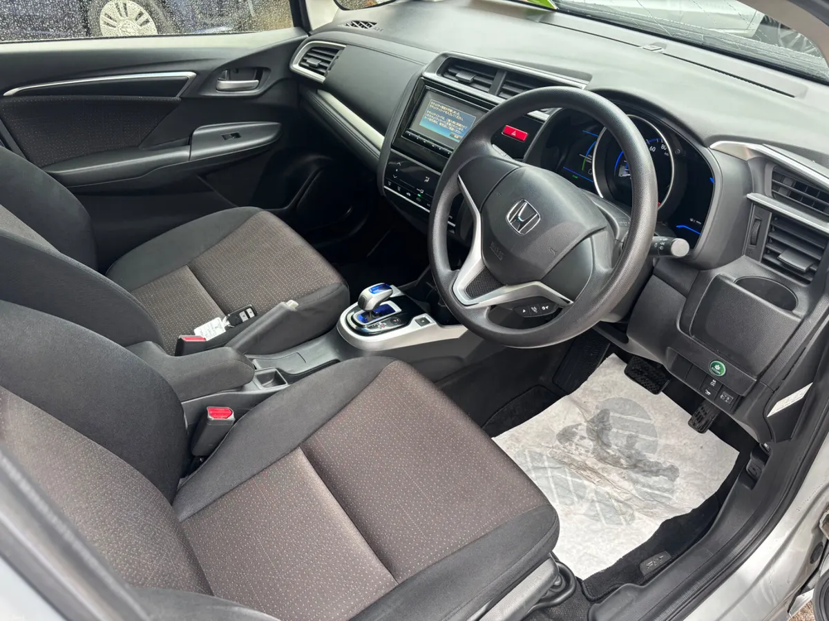 2014 Honda Fit 1.5 petrol Hybrid - Image 2