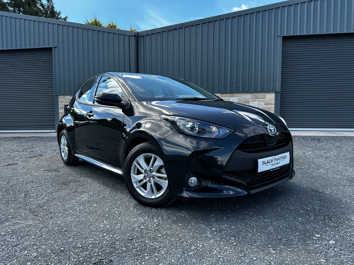 Toyota Yaris 231’ 1.5 Hybrid LUNA EXTREMELY LOW KM - Image 1