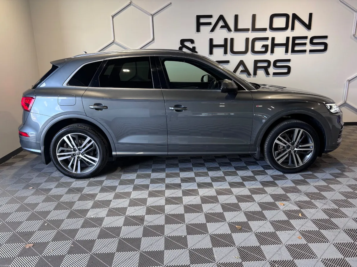 AUDI Q5 S LN COMP 55 TFSI E QUATTRO / HIGH SPEC - Image 4