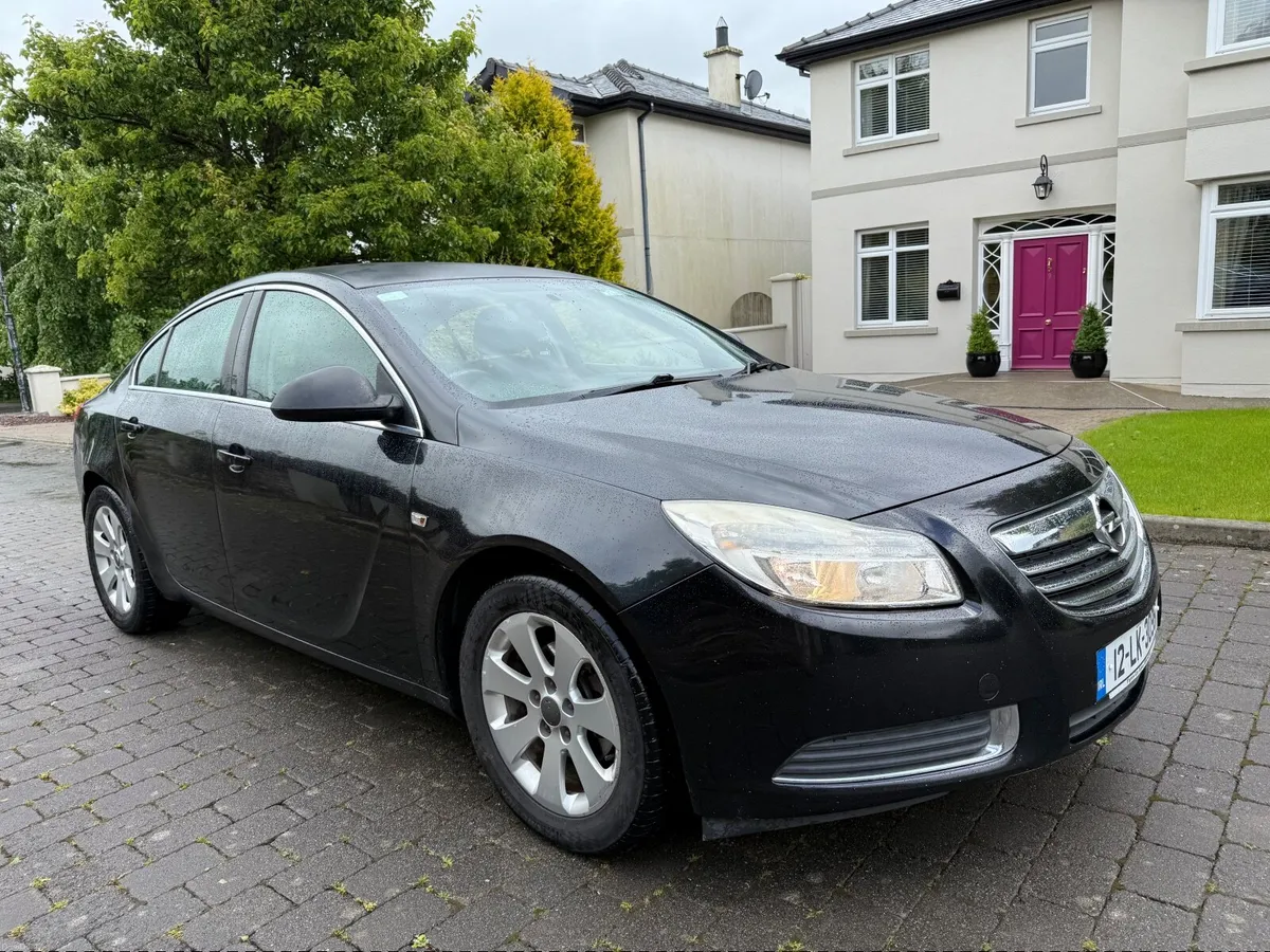 Vauxhall Insignia 2012 Ncted and Taxed 1 owner - Image 2