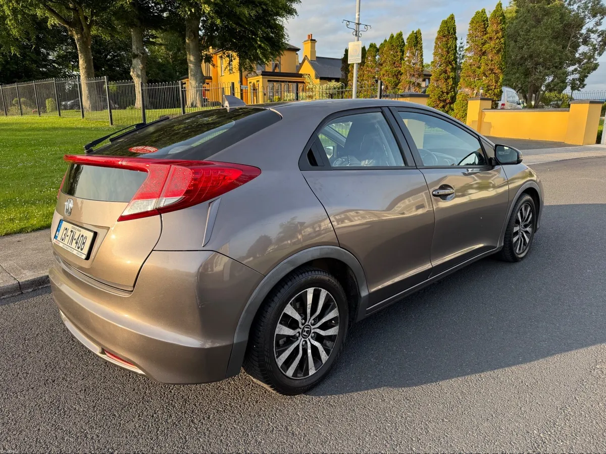 Honda Civic 2013 1 owner Main Dealer Service Histo - Image 3