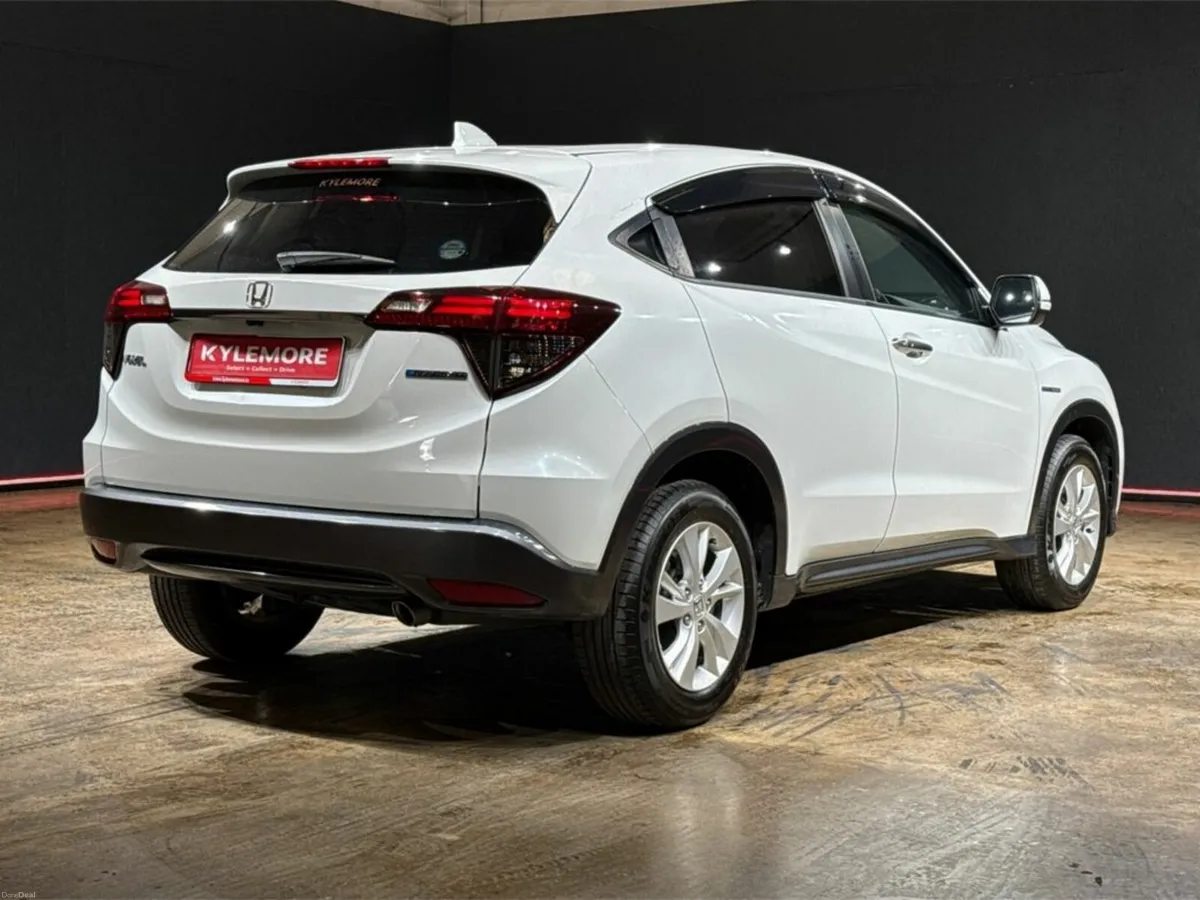 Honda Vezel HYBRID 1.5L AUTOMATIC - CRUISE CONTROL - Image 4