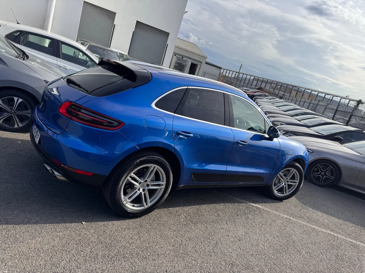 16 Porsche Macan S Diesel Automatic - Image 6