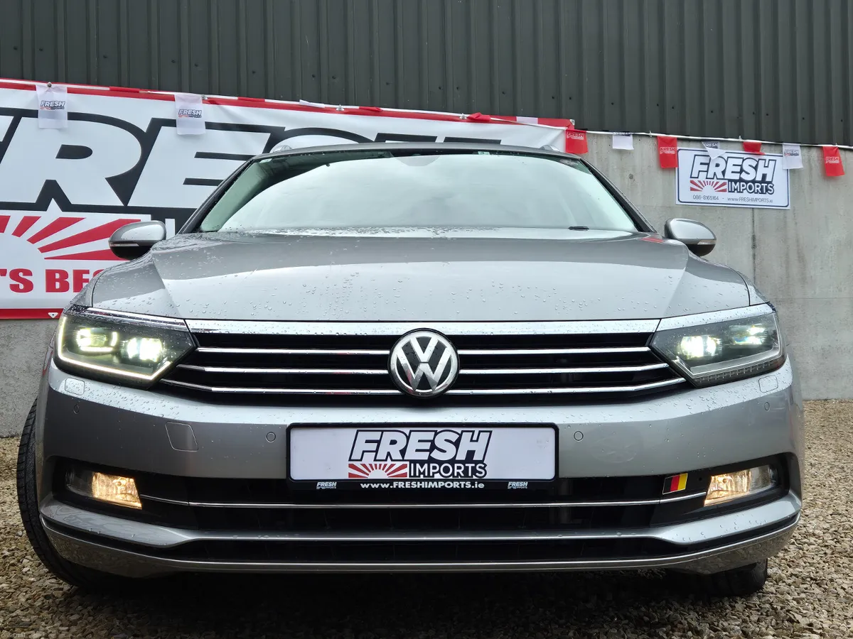 VOLKSWAGEN PASSAT ESTATE DSG LOW KM - Image 2