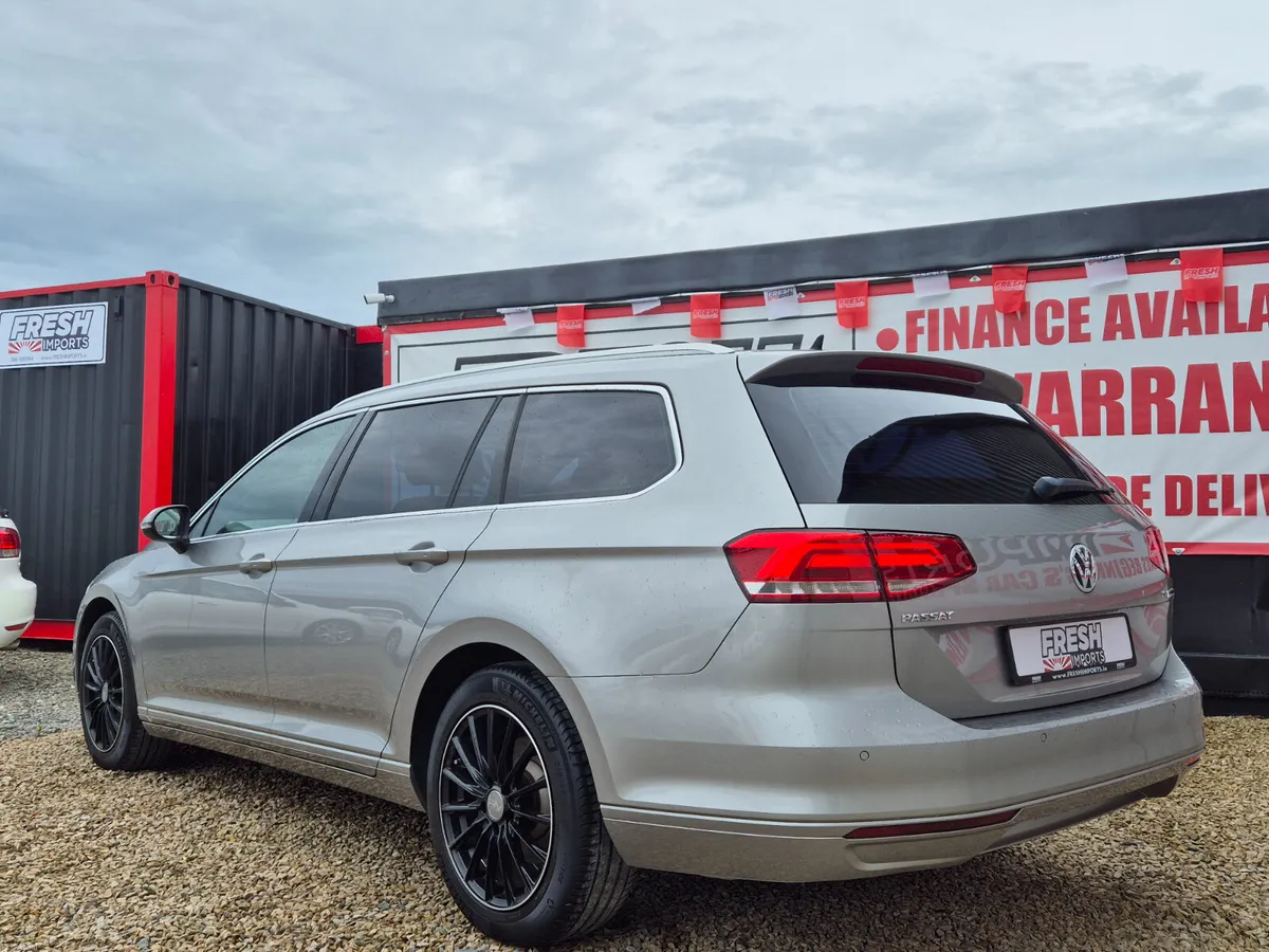 VOLKSWAGEN PASSAT ESTATE DSG LOW KM - Image 3
