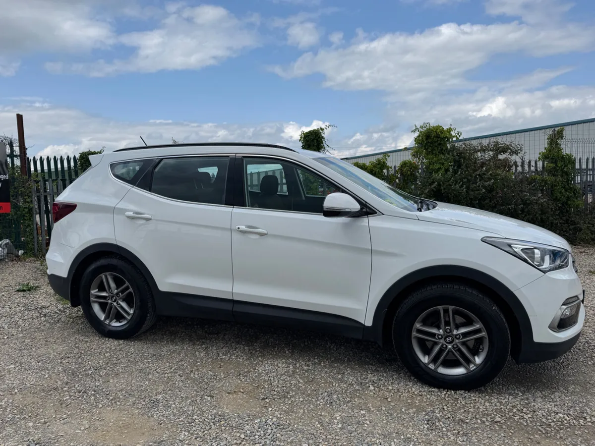 Hyundai Santa Fe 2018 comfort plus - Image 2