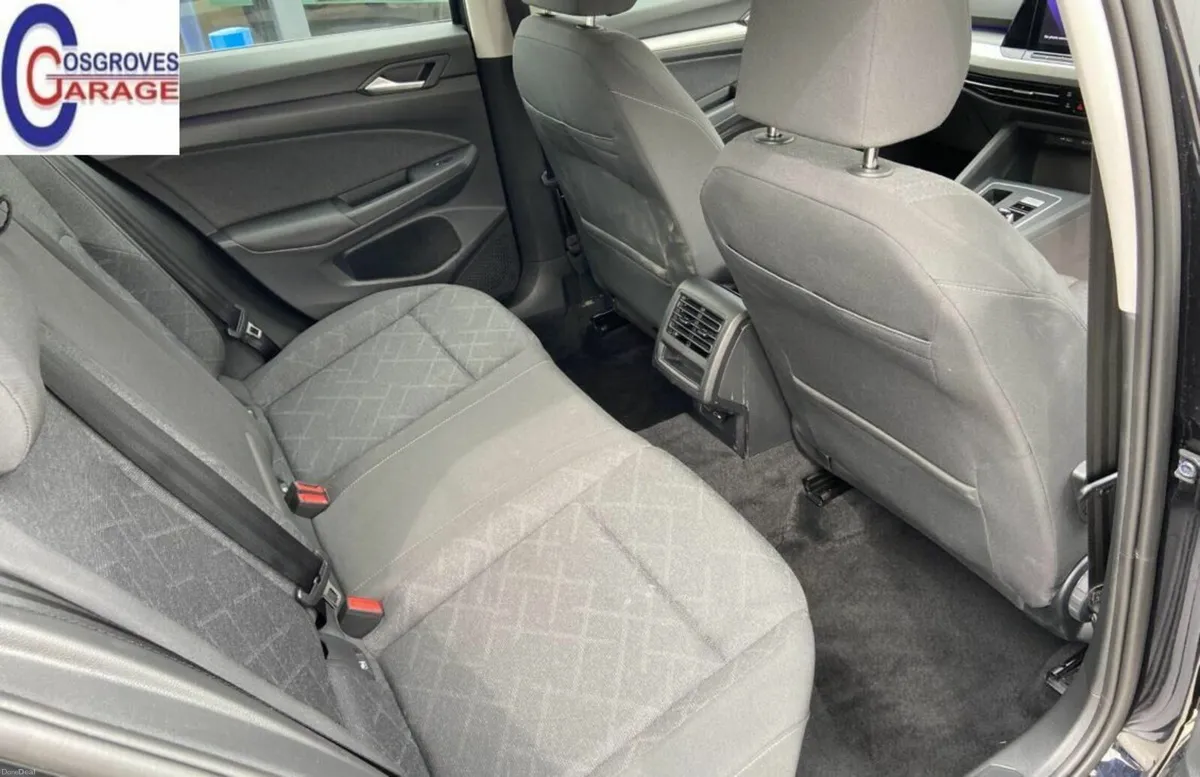 Volkswagen Golf 2023 - Image 4
