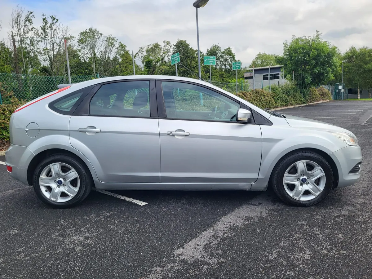 2009 FORD FOCUS LOW TAX - Image 4