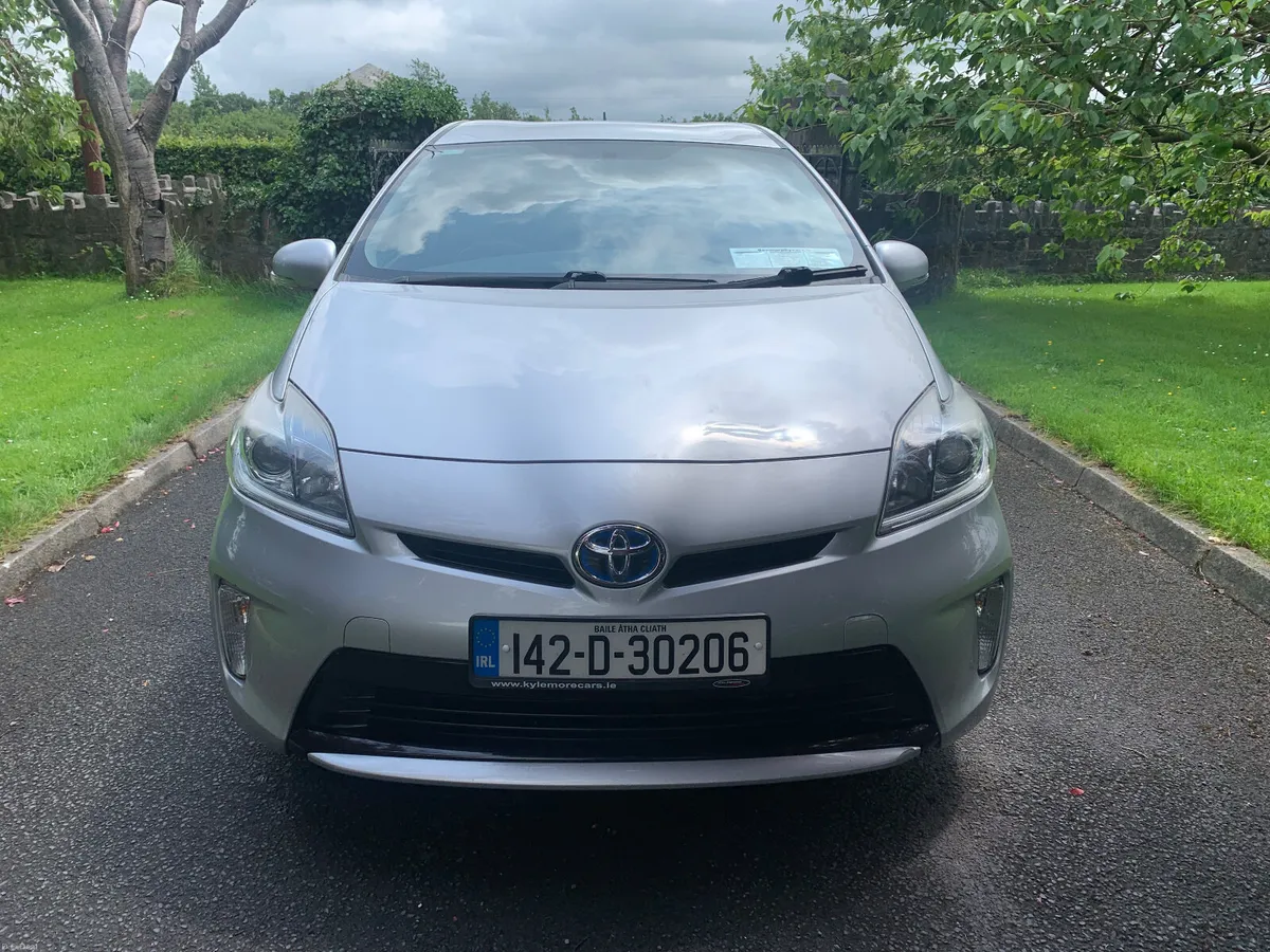 Toyota Prius 2014 HYBRID - Image 4