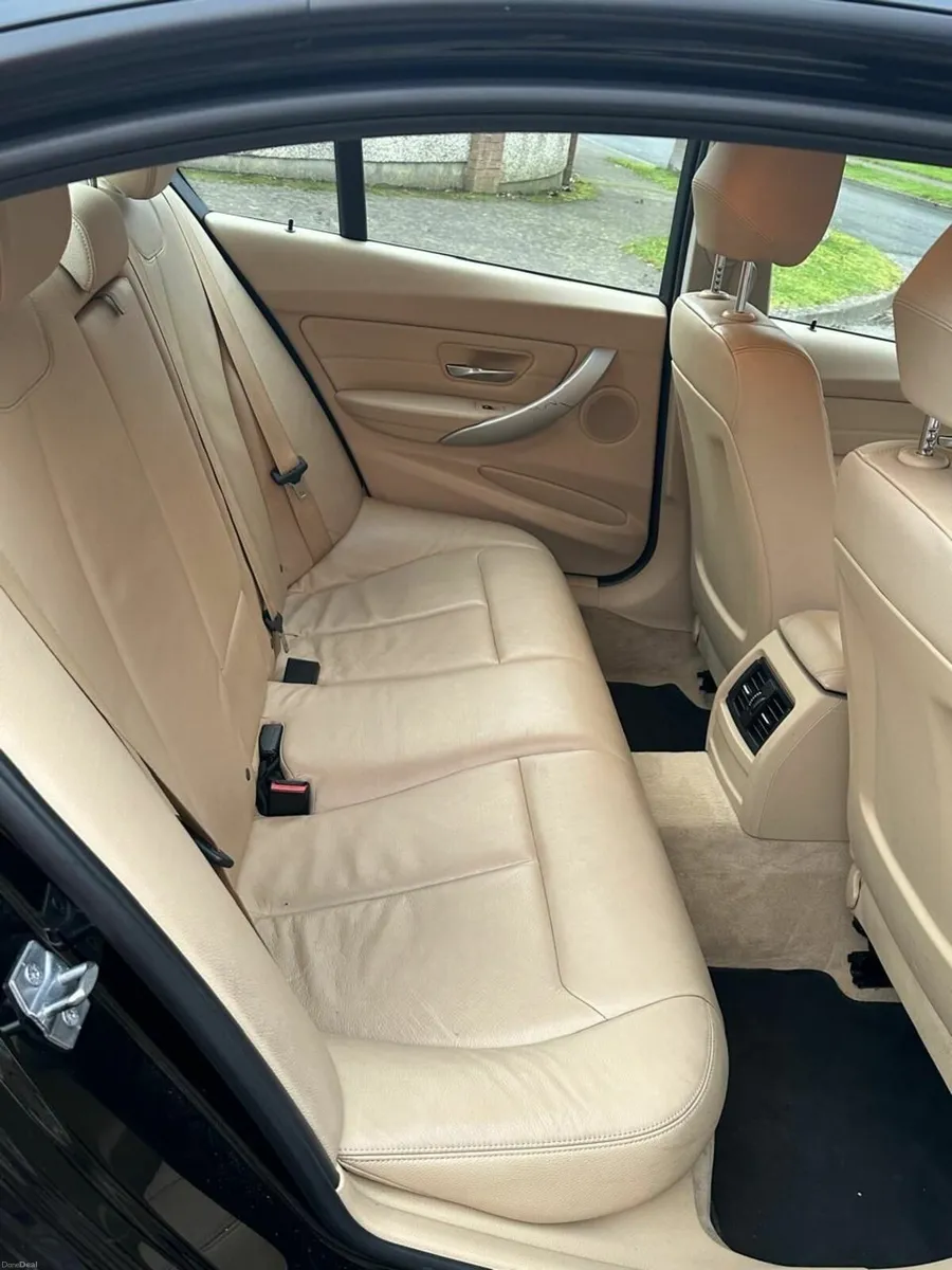 BMW 3-Series 2013 - Image 2