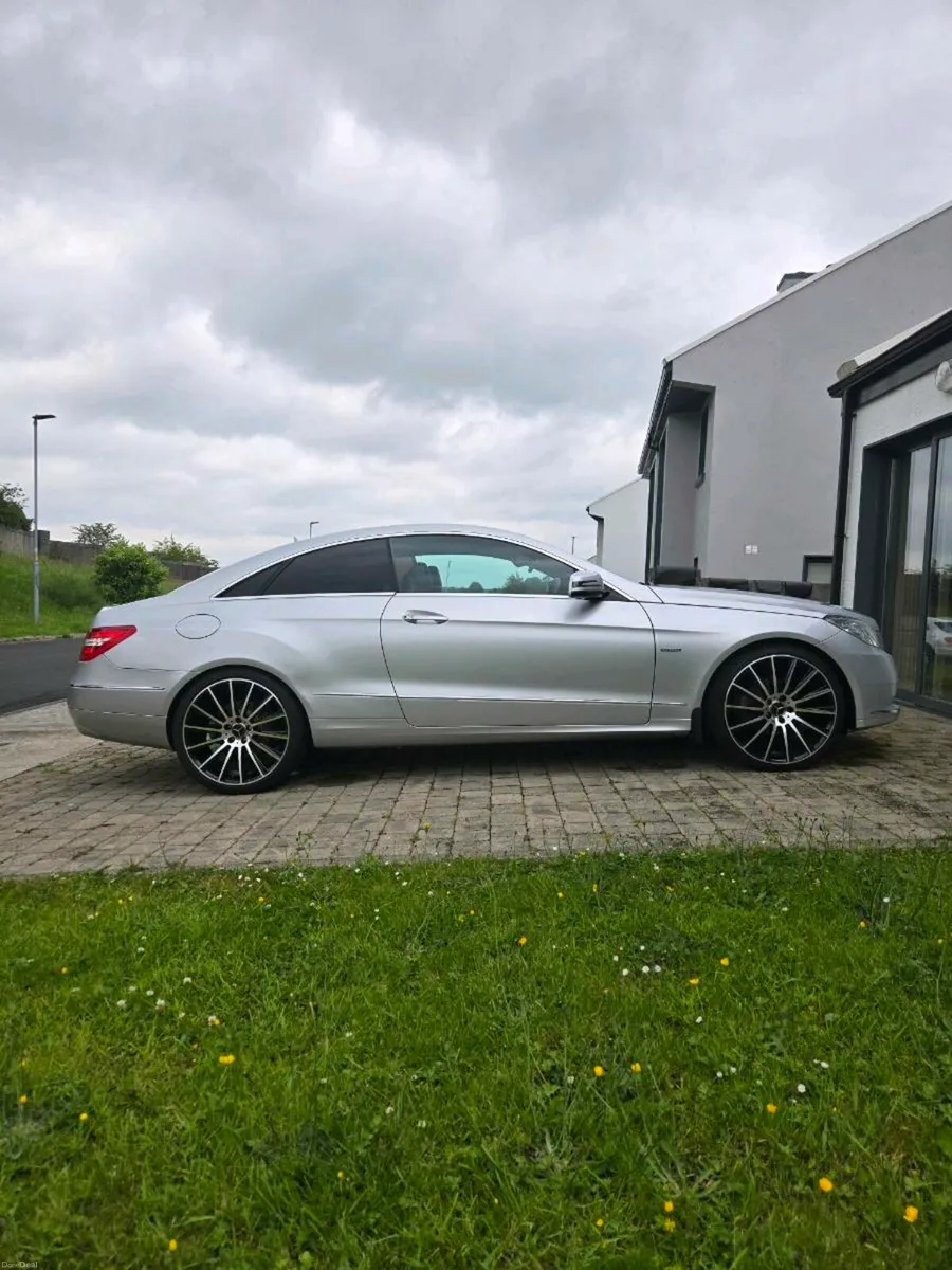 Mercedes E class coupe - Image 2