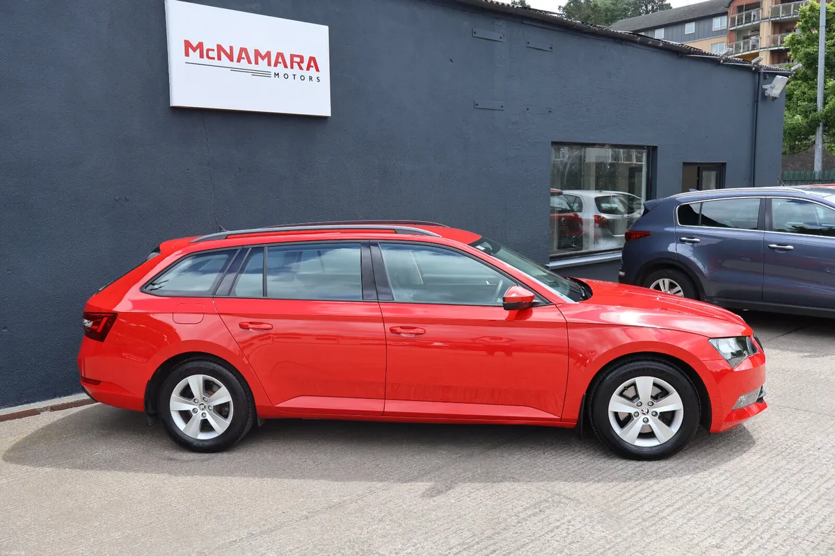 Skoda Superb Combi Auto Very Low Kms 12 Months NCT - Image 2