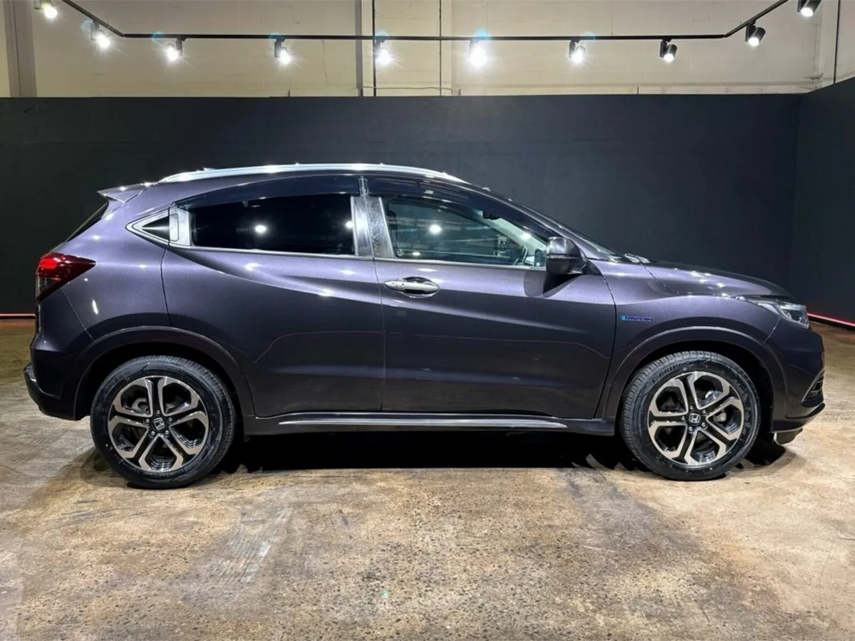 Honda Vezel HYBRID 1.5L AUTOMATIC - HALF LEATHER U - Image 3