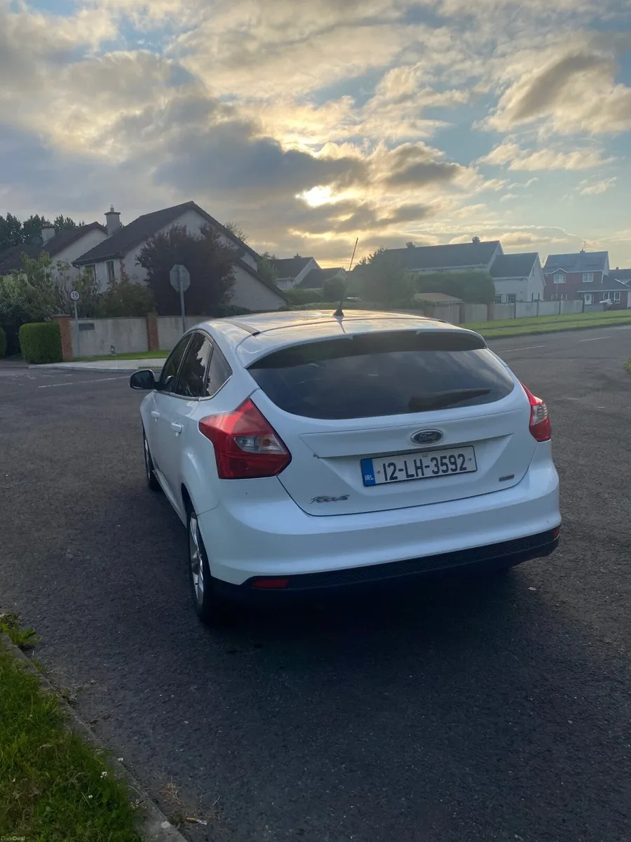 Ford Focus 2012 - Image 2
