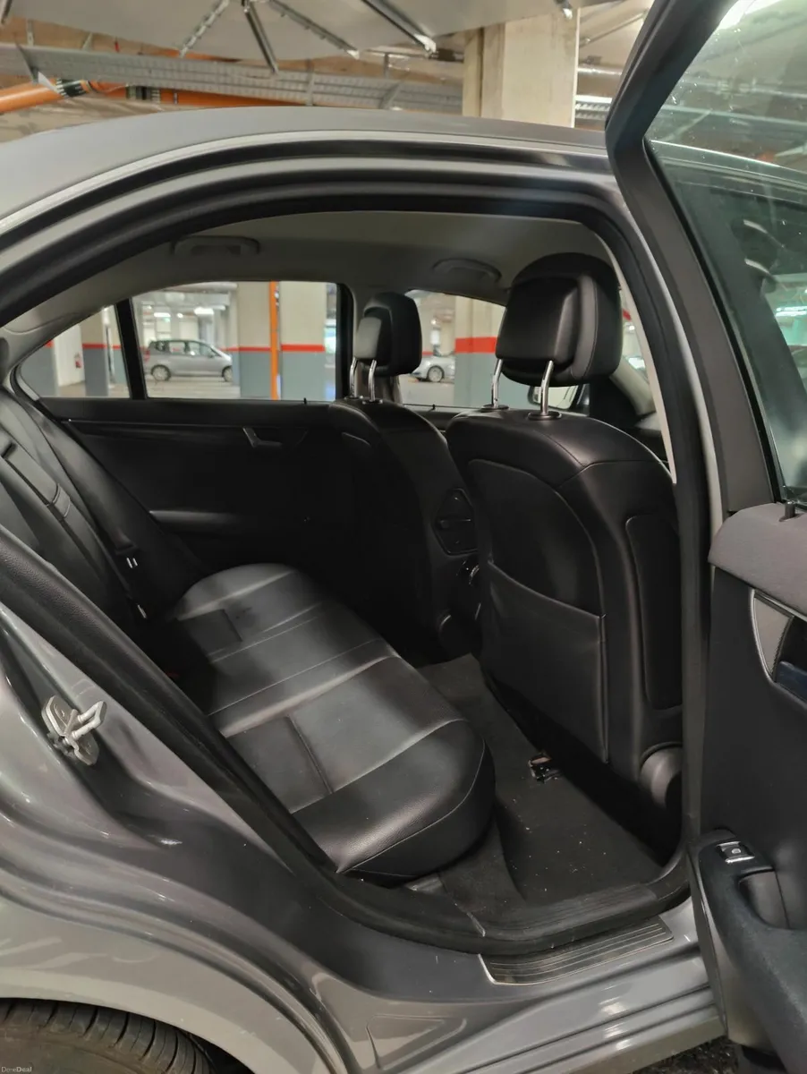 Mercedes-Benz C-Class 2008 - Image 6