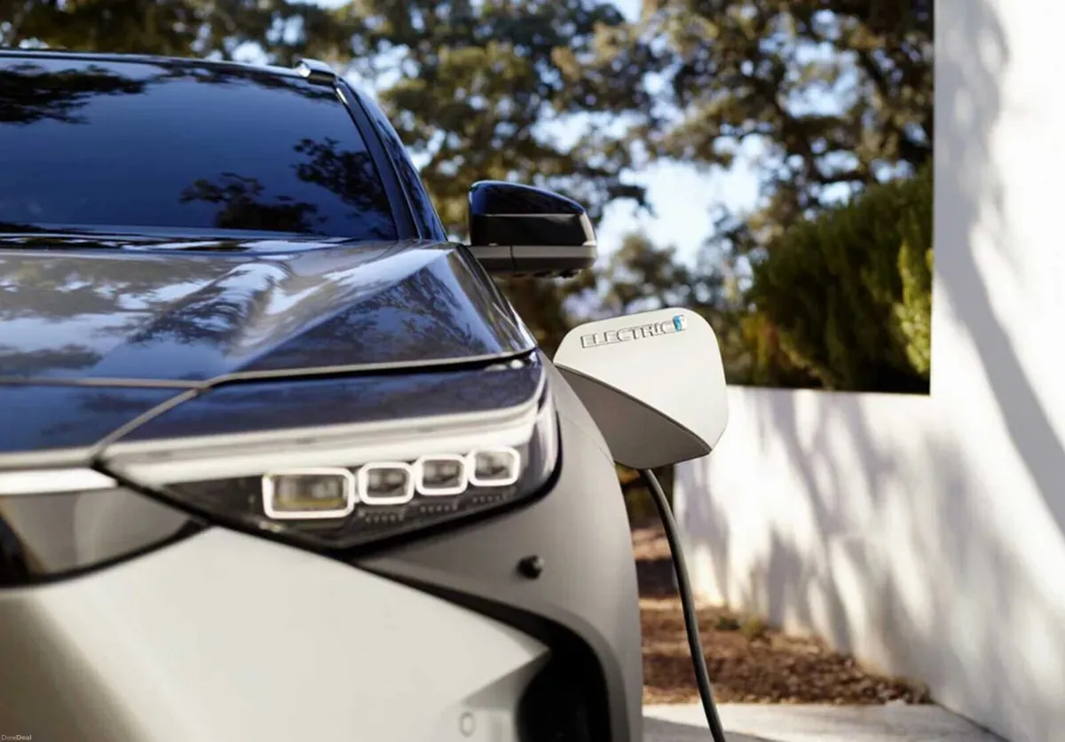 TOYOTA BZ4X / ELECTRIC / AUTO / TAXI SPEC - Image 5