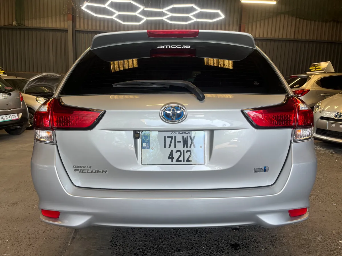 Toyota Corolla estate automatic 2017 - Image 4